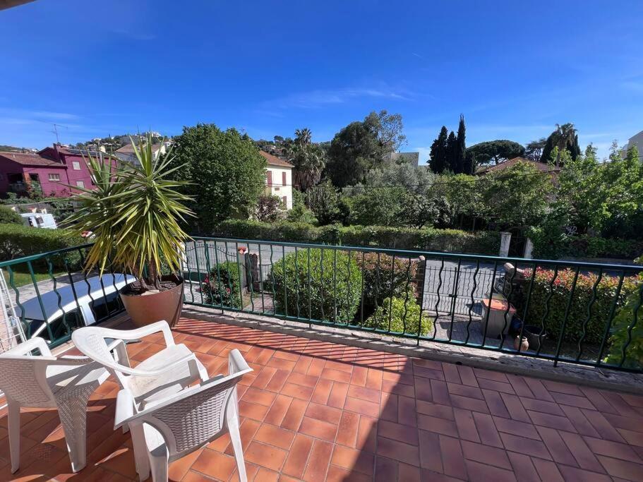Apartment St Raphael A Pieds
