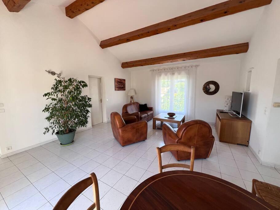 Apartment St Raphael A Pieds