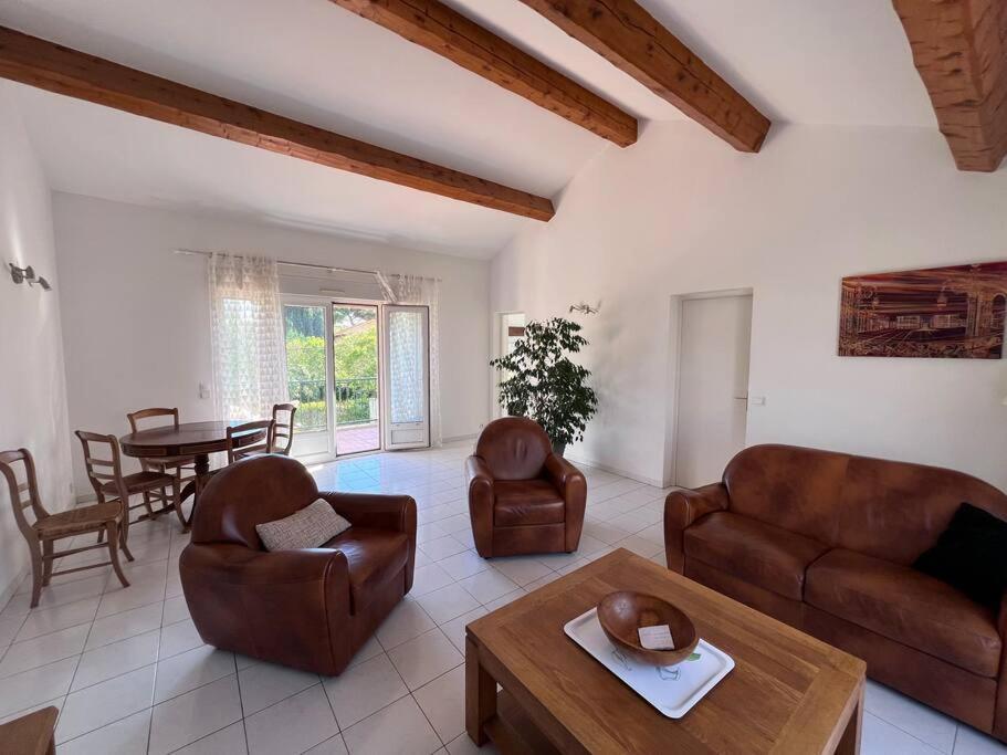 Apartment St Raphael A Pieds Saint-Raphael (Var)